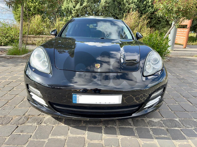 2011 PORSCHE PANAMERA 4