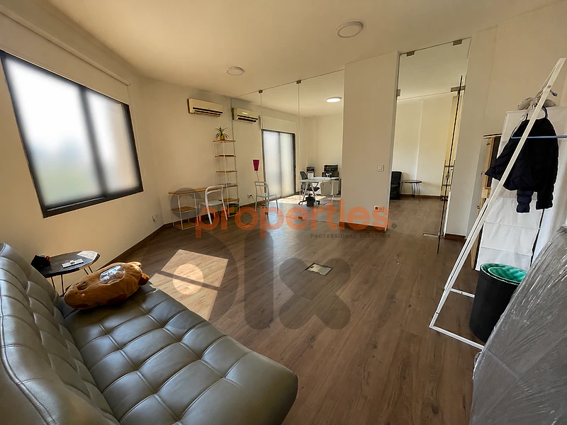 Office for rent in Saifi  مكتب للإيجار في الصيفي CPBPK76