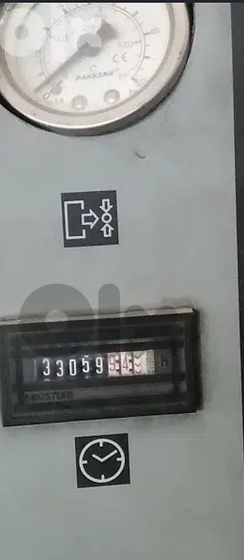 Atlas screw GX7 compressor