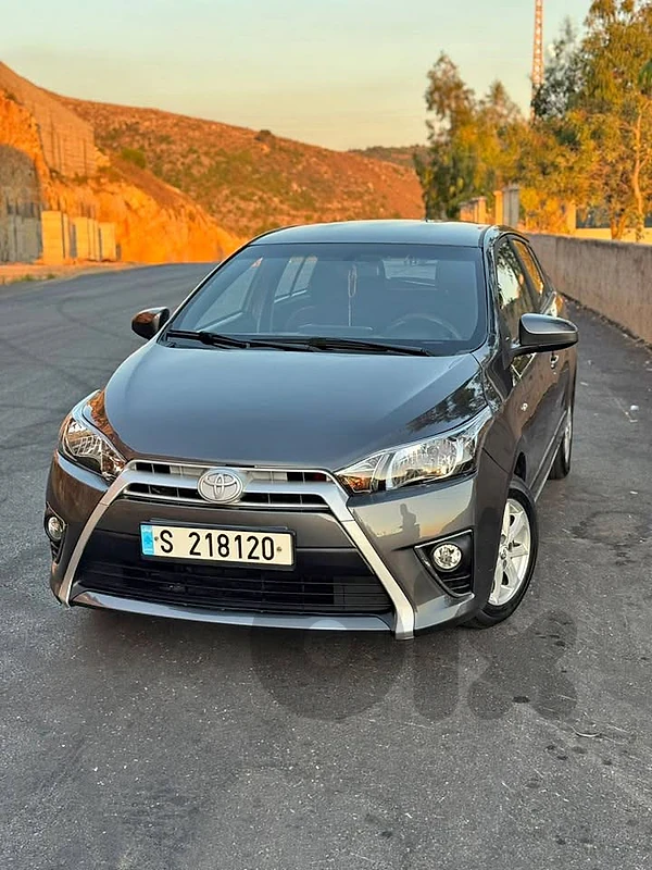 toyota yaris hatchback 2016 silver toyota yaris hatchback 2016 silver