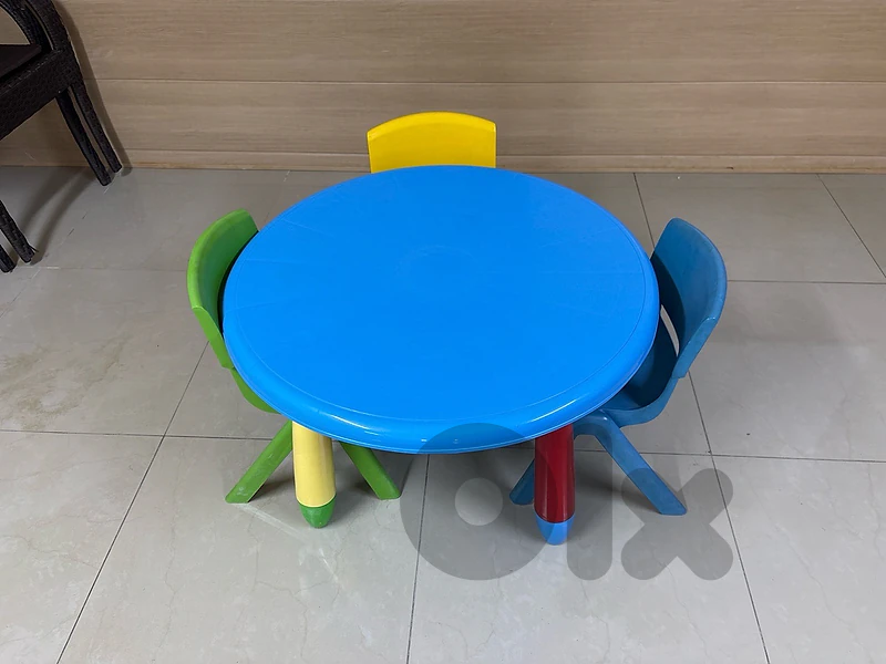 Kids Table with 3 Chairs - Like New
