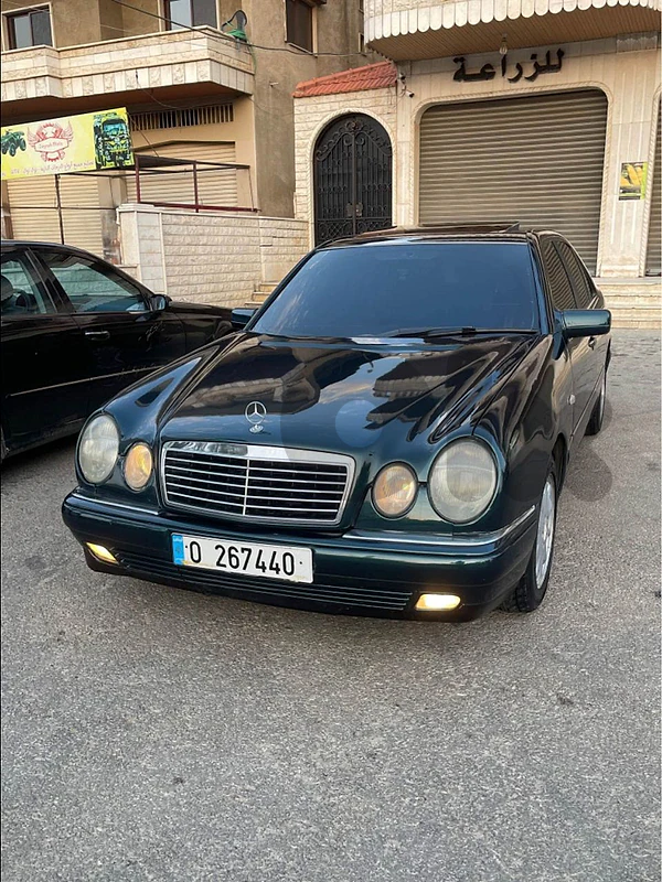 Mercedes-Benz 200 Series 1996 E230