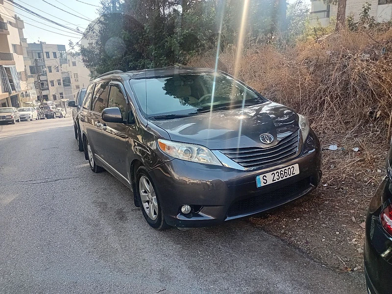 Toyota Sienna 2012
