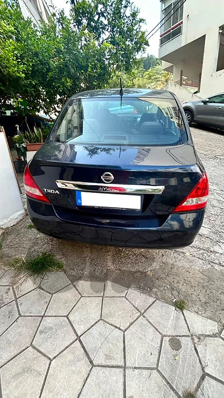 Nissan Tiida 2011 Sedan