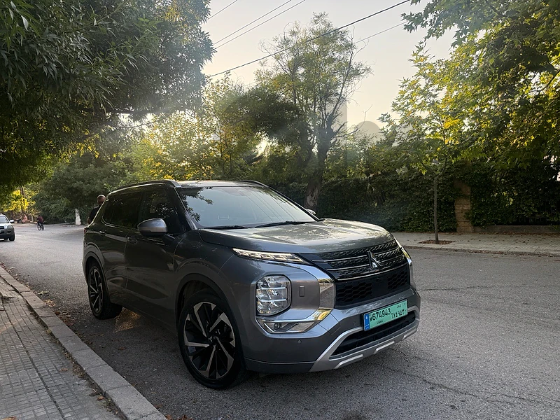 Mitsubishi Outlander 2023