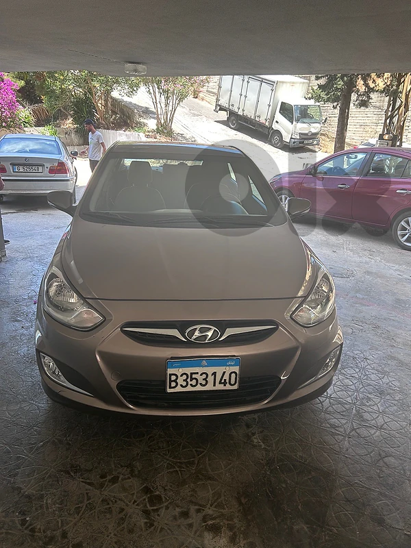 Hyundai Accent Blue 2012