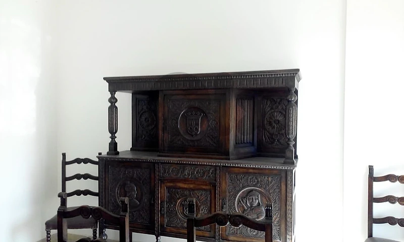 French Cedar Antique-Style Renaissance Dining Room Set