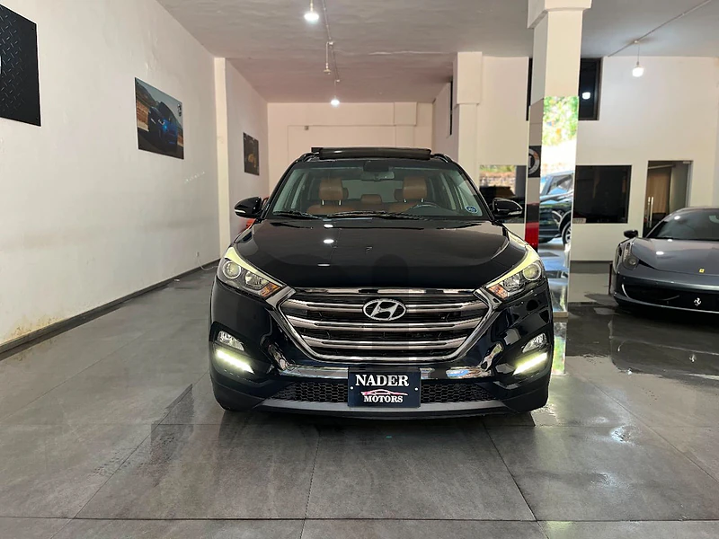 Hyundai Tucson Limited V4 2016 Doch 16V AWD Company Source