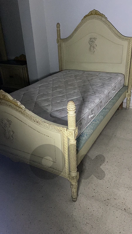 Bed & Mattress & Closet