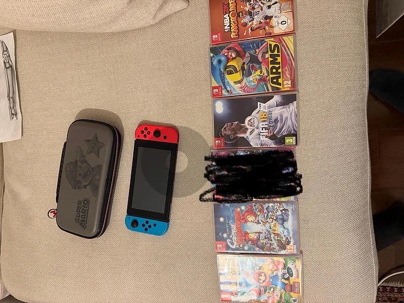 Nintendo Switch (1st Gen) – Like New .