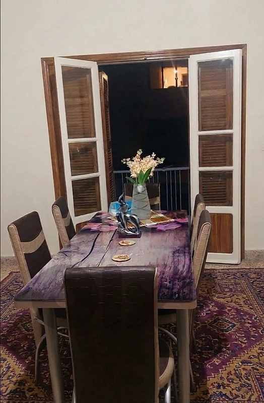 سفرة طعام + ٦ كراسي