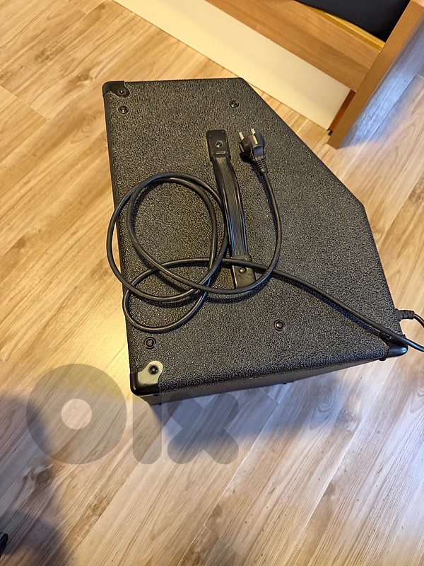 Ampeg BA-112 V2 Bass Amplifier