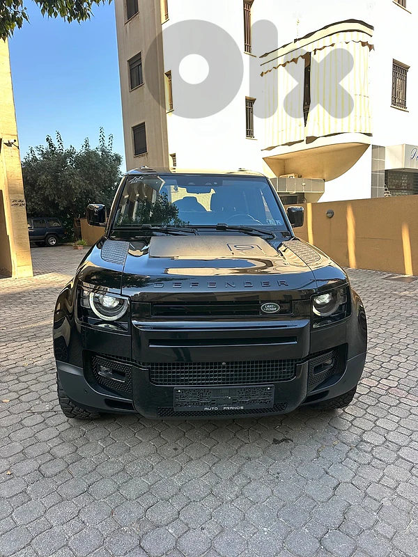 Land Rover Defender P 400 HSE 2020 black on black (clean carfax)
