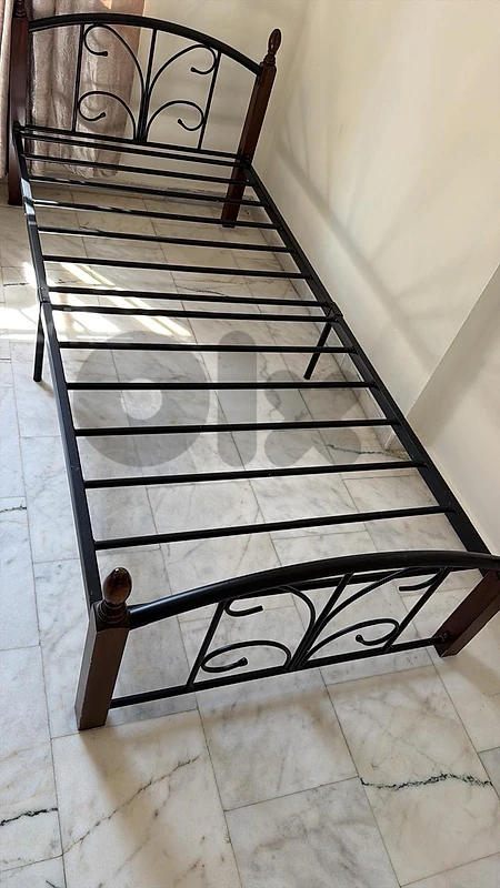 steel bed + matress