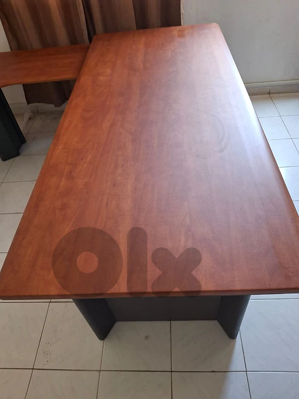 office L shaped, مكتب نضيق