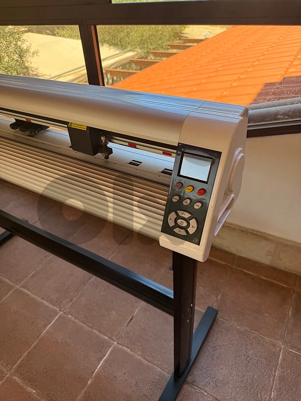 Vinyl Cutting Plotter Machine 127cm| Sticker & Sign Making Cutter