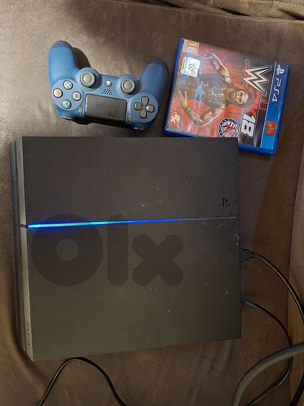 playstation 4+1 controller+ 1 cd