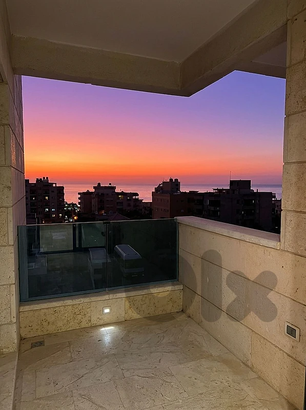 Sea View I 440 SQM Apartment with Garden in Dawhet El Hoss