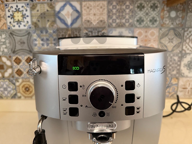 De’Longhi Magnifica S ECAM 22.110.SB – Excellent Condition