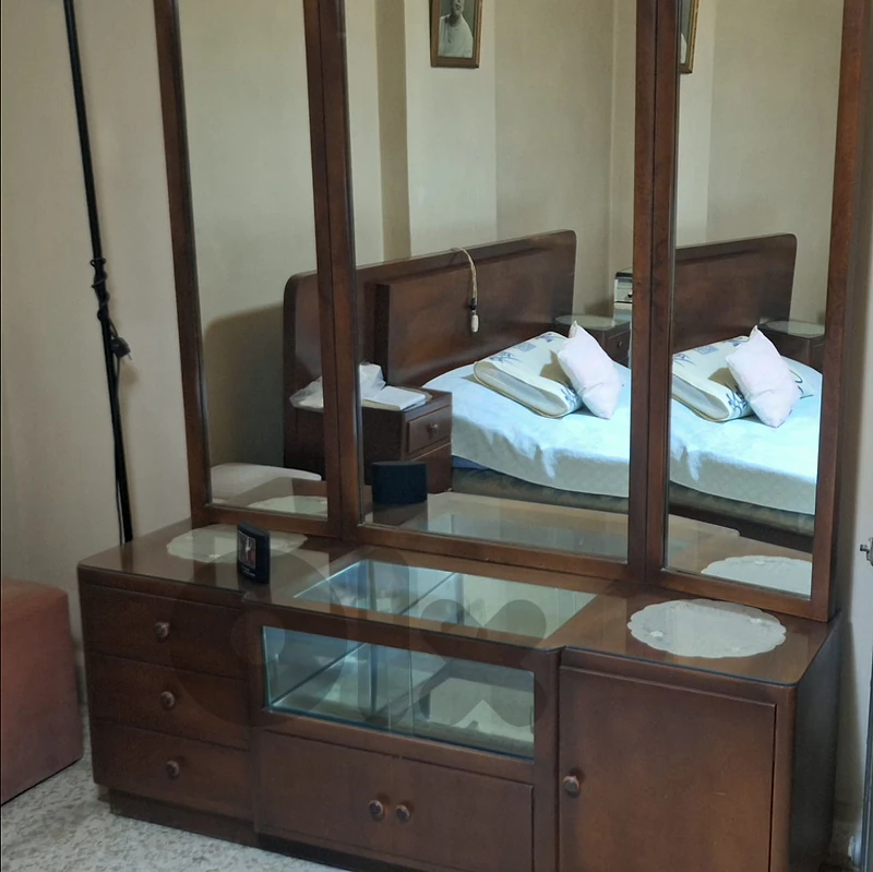 full bedroom