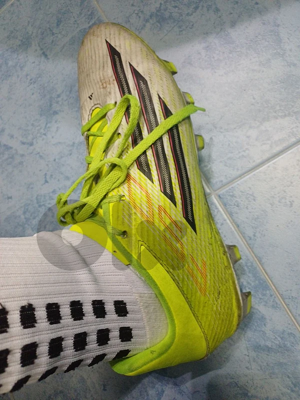 Adidas F50 football shoes - size 42 حذاء كرة قدم أديداس قياس ٤٢ Adidas F50 football shoes - size 42 حذاء كرة قدم أديداس قياس ٤٢