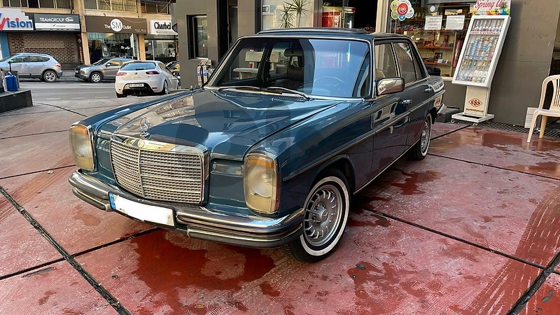 Mercedes-Benz 200 1974