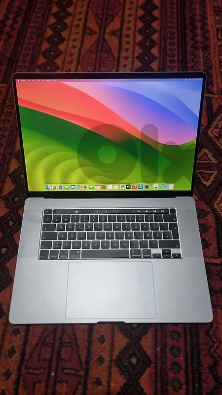 macbook pro 16" macbook pro 16"