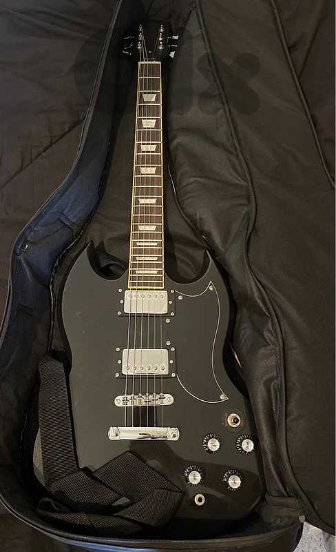 electric guitar and amplifier for sale