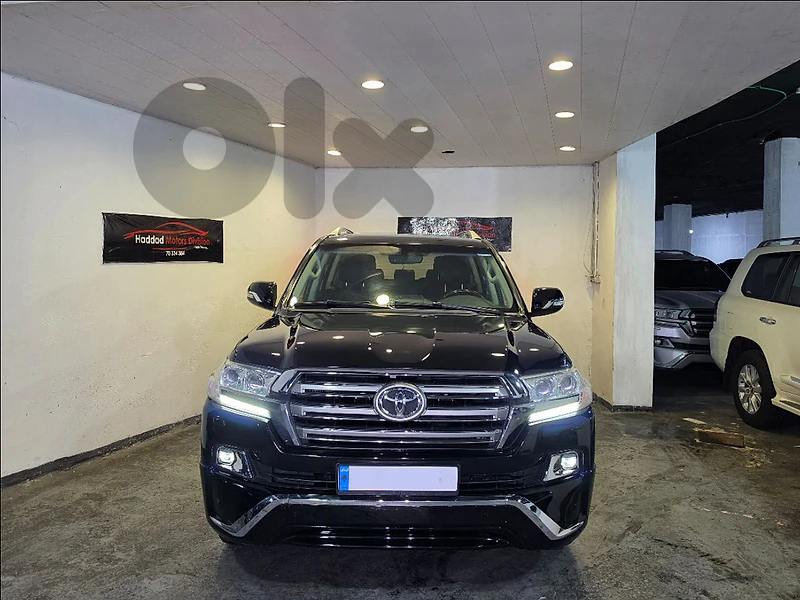 2018 Toyota Land Cruiser V6 GXR Black/Black Company Source BUMC 1Owner