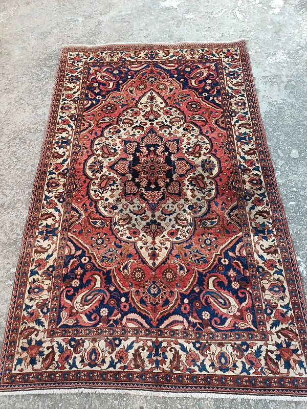 Persian Carpet. Hand Made.سجاد عجمي بختيار 260/160 Persian Carpet. Hand Made.سجاد عجمي بختيار 260/160