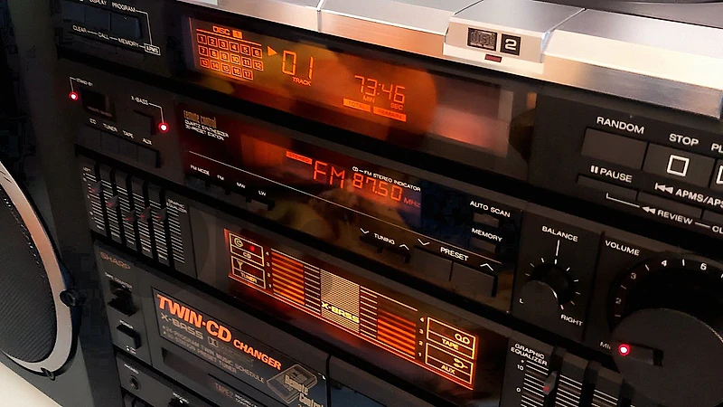 Rar vintage ( CLASS 1 ) HiFi stereo system
From sharp since 1980 ستريو