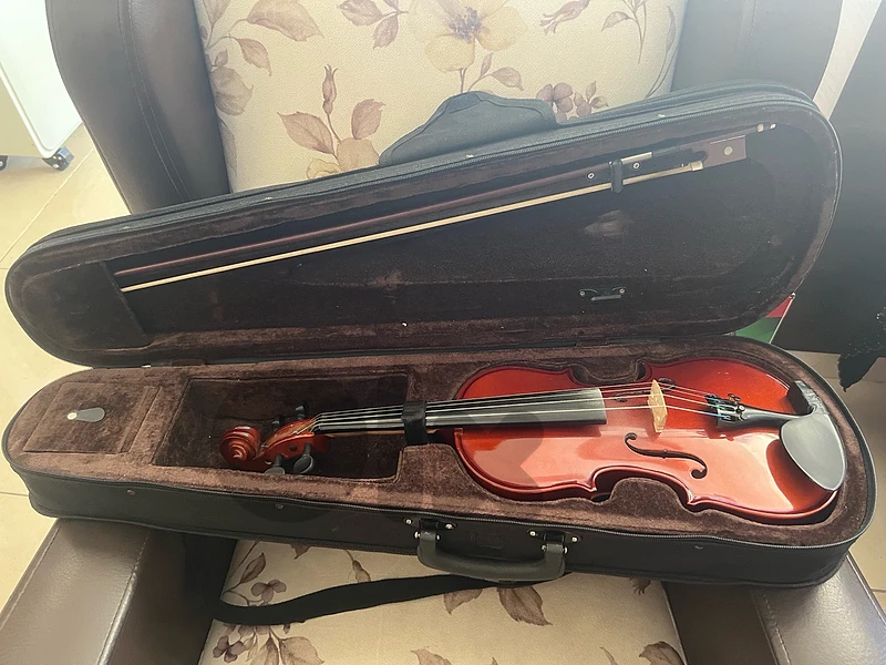 Violin 3/4 (Still in very good condition)