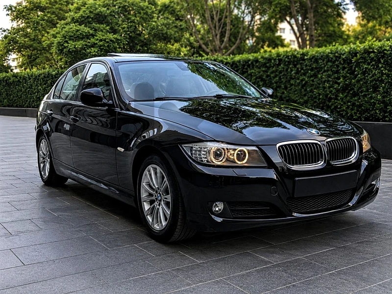 BMW 323 i 2011 V6 Swiss origin / 86,000 KM Only - One owner