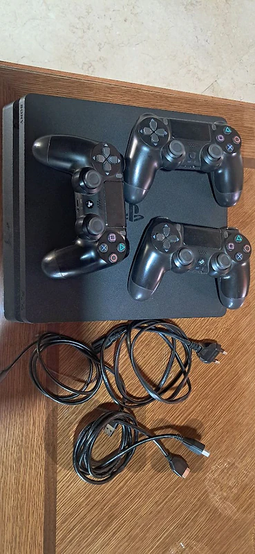 PS4 slim