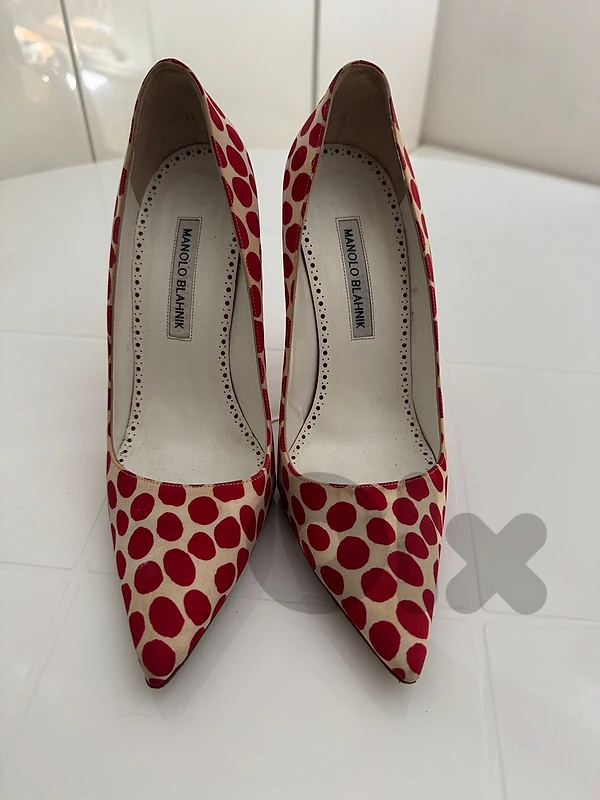Manolo Blahnik Polka Dot Stiletto Manolo Blahnik Polka Dot Stiletto