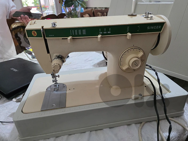 Singer 263 sewing machine
