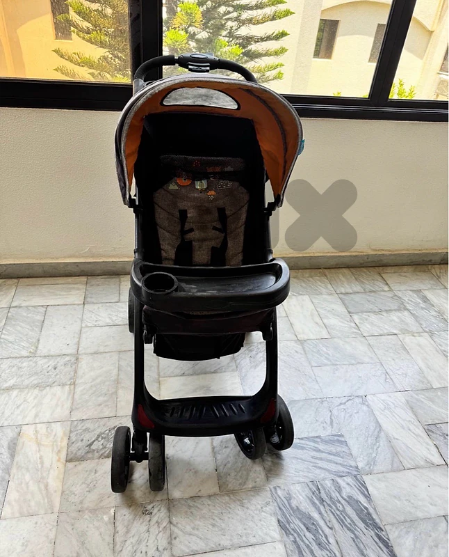 stroller for sale location bourj hammoud or awkar