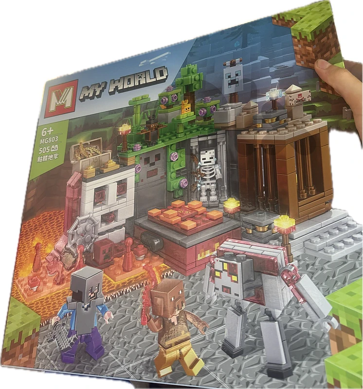 Lego Minecraft-Style Building Set – 505 Pieces