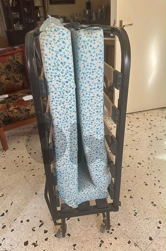 folding bed