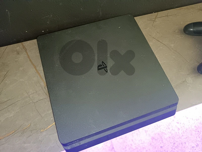 Playstation 4 slim used