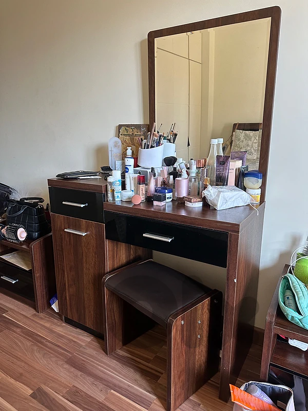 mirror nightstand with two small drawers and its chair