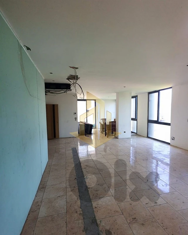 triplex for Sale in Sanayeh تربلكس للبيع في الصنائع