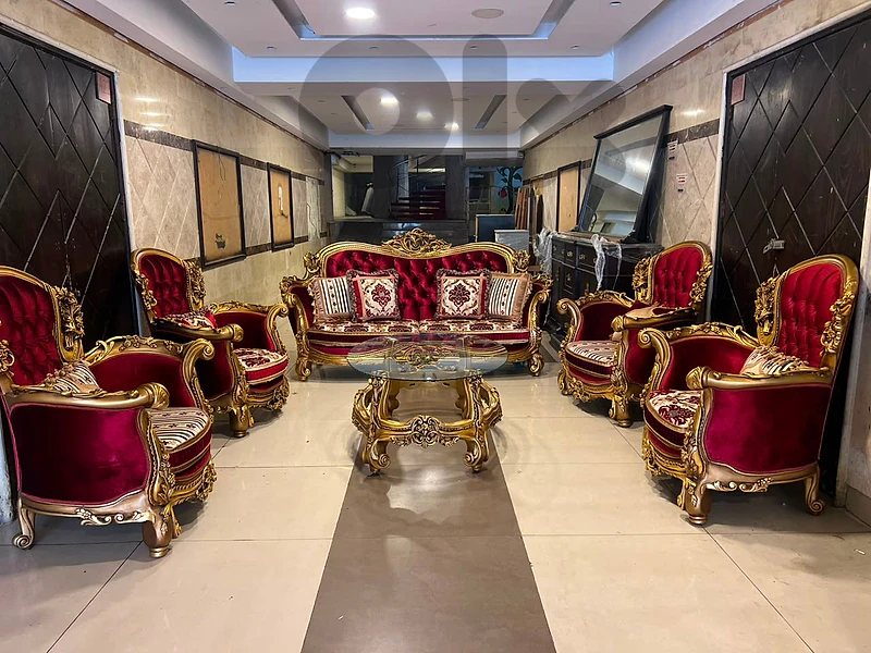 صالون ملوكي مستورد خشب زان وحفر ملبس ورق ذهب
