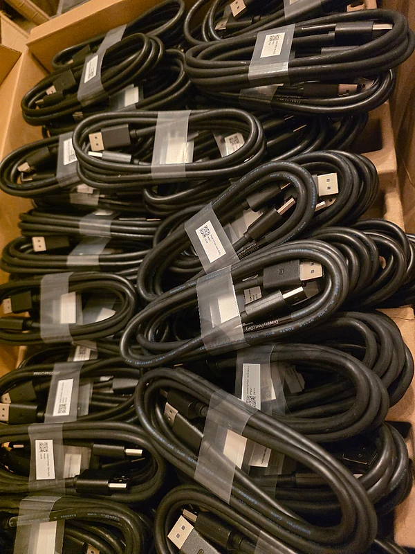 DISPLAY PORT CABLE ORIGINAL 70 PIECE AVAILABLE