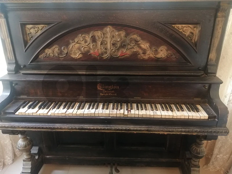 +120 years piano antique (USA)
