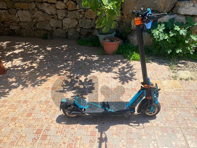 electric scooter (65km/h)