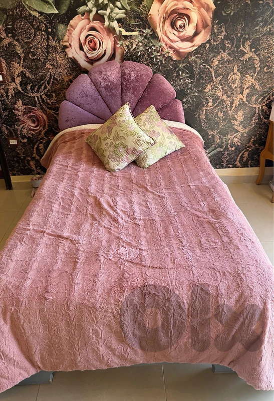 Modern Bedroom Set – Excellent Condition – $450 Modern Bedroom Set – Excellent Condition – $450