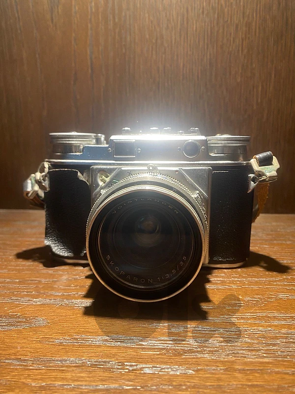 Praktica FX -Carl Zeiss Jena Biotar 58mm f/2 Red "T" lens