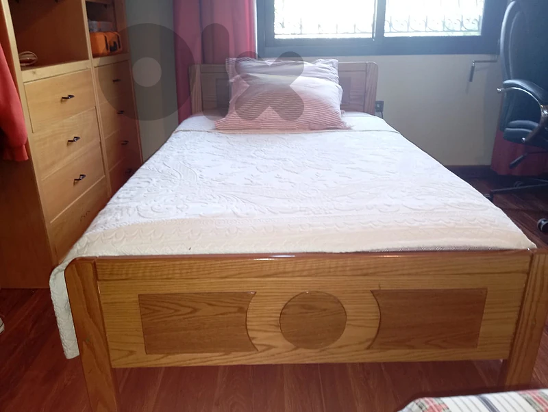 2 Wooden bed / sleep comfort miami mattresses