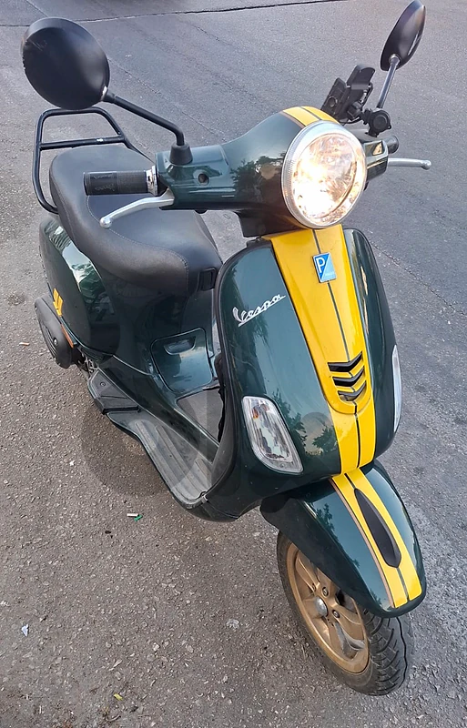 Vespa Very Good Condition - Green Custom Paint